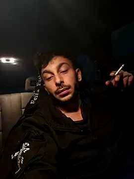 Snapshot of Iulianmarius12 chatting on February 2026 10:14:01 PM Iulianmarius12 online show from February 2026 10:14:01 PM