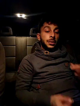 Snapshot of Iulianmarius12 chatting on February 2026 10:52:01 PM Iulianmarius12 online show from February 2026 10:52:01 PM