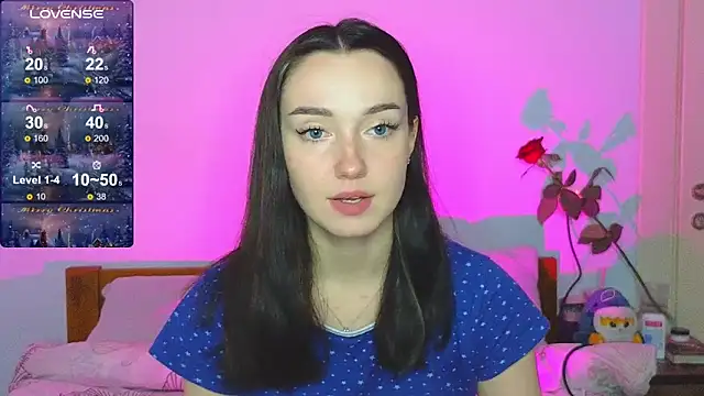 Snapshot of Wild_Sophie_ chatting on December 2024 02:16:01 PM Wild Sophie online show from December 2024 02:16:01 PM