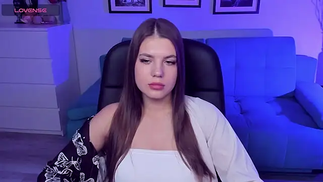 Snapshot of BellaSweetHeart chatting on November 2025 08:58:02 AM BellaSweetHeart online show from November 2025 08:58:02 AM