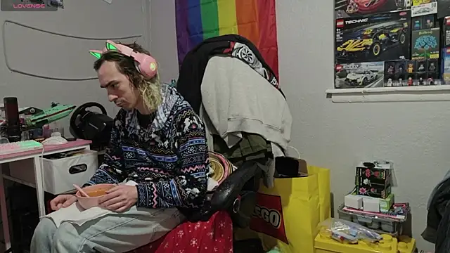 tallnerdyguy online show from April 2026 02:11:02 AM