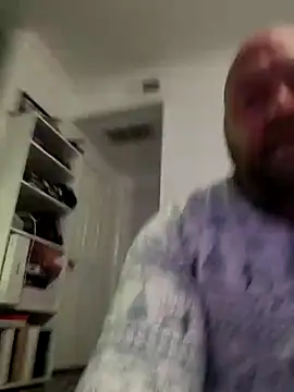 Snapshot of Strong_Bear89 chatting on December 2024 04:11:01 AM Strong Bear89 online show from December 2024 04:11:01 AM