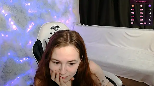 Snapshot of Fox_Lisa chatting on February 2025 08:50:01 AM Fox Lisa online show from February 2025 08:50:01 AM