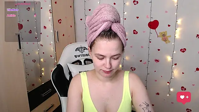 Snapshot of Fox_Lisa chatting on February 2025 02:16:02 PM Fox Lisa online show from February 2025 02:16:02 PM