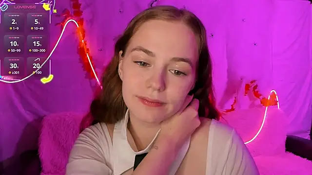 Snapshot of Fox_Lisa chatting on November 2025 09:03:02 PM Fox Lisa online show from November 2025 09:03:02 PM