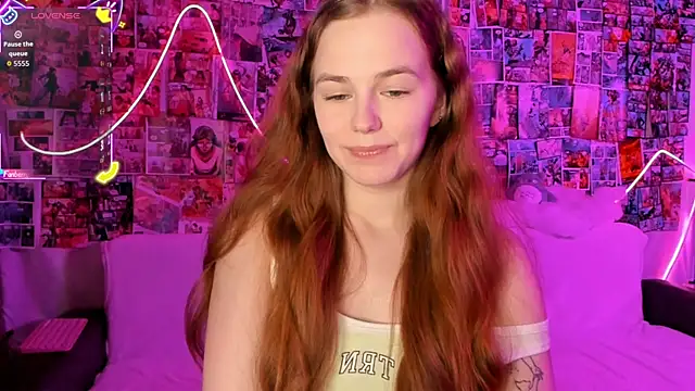 Snapshot of Fox_Lisa chatting on December 2025 08:29:01 PM Fox Lisa online show from December 2025 08:29:01 PM