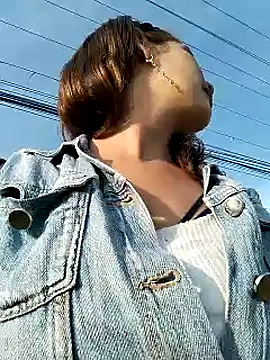 Snapshot of Alysson-- chatting on January 2025 12:18:01 PM Alysson-- online show from January 2025 12:18:01 PM