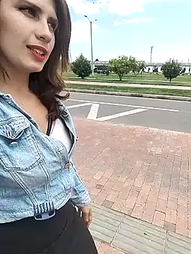 Snapshot of Alysson-- chatting on January 2025 06:23:01 PM Alysson-- online show from January 2025 06:23:01 PM