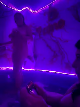 Snapshot of Alysson-- chatting on October 2025 07:03:02 AM Alysson-- online show from October 2025 07:03:02 AM