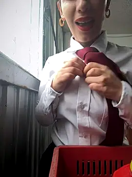 Snapshot of Alysson-- chatting on November 2025 02:29:01 PM Alysson-- online show from November 2025 02:29:01 PM