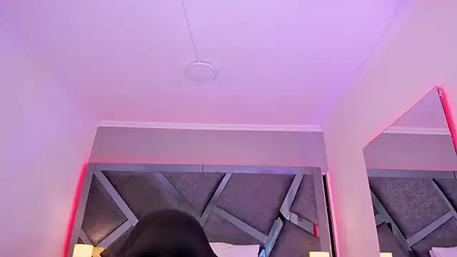 AmberiniHoffman online show from January 2025 05:53:01 PM