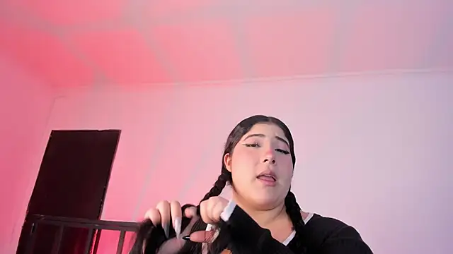 AmberiniHoffman online show from January 2026 11:47:01 AM