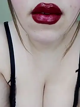 sexy-mariya online show from February 2026 07:11:01 PM