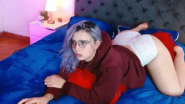 Thea Aphros  online show from December 2025 09:43:02 PM