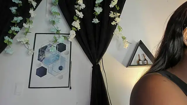 Snapshot of Khenta_Michells chatting on May 2026 10:44:01 AM Khenta Michells online show from May 2026 10:44:01 AM