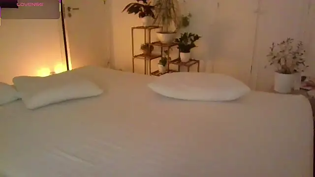 yournextdoorhottie online show from April 2026 10:30:02 PM