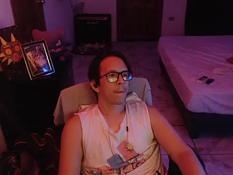 Snapshot of Pit_xxz chatting on December 2025 04:33:02 AM Pit xxz online show from December 2025 04:33:02 AM