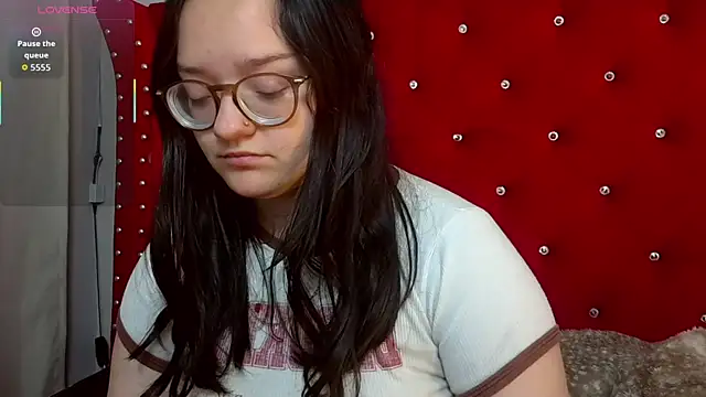 Snapshot of charlotte1-ls chatting on October 2025 09:24:02 PM charlotte1-ls online show from October 2025 09:24:02 PM