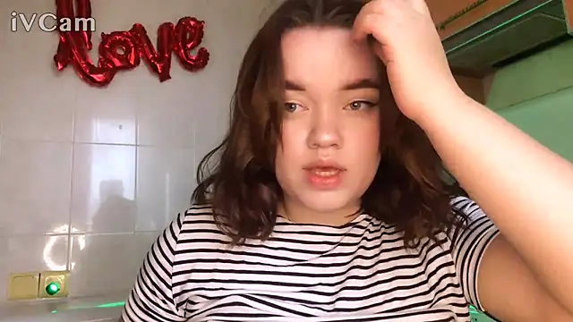 foxyyMoon online show from April 2026 03:37:02 AM