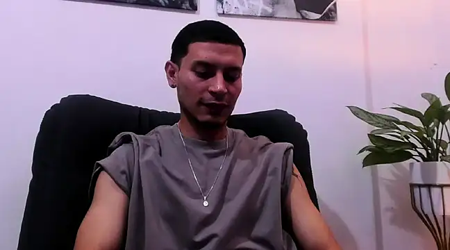 Snapshot of CruzVega chatting on February 2025 12:15:01 AM CruzVega online show from February 2025 12:15:01 AM