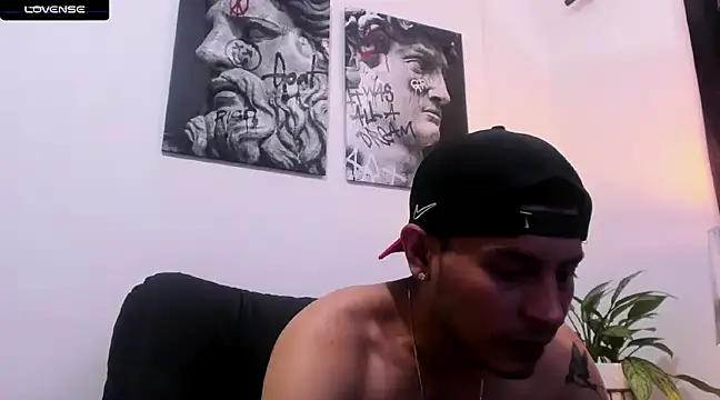 Snapshot of CruzVega chatting on March 2025 04:54:02 PM CruzVega online show from March 2025 04:54:02 PM