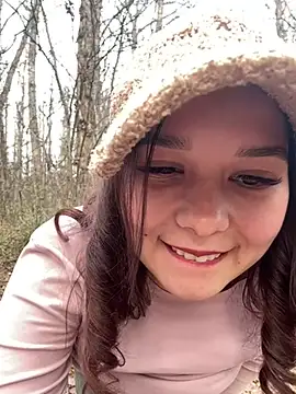 Snapshot of PoppyRobinson chatting on December 2024 12:16:02 PM PoppyRobinson online show from December 2024 12:16:02 PM