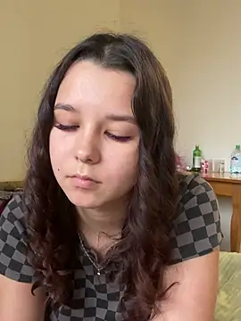 Snapshot of PoppyRobinson chatting on December 2024 11:18:02 AM PoppyRobinson online show from December 2024 11:18:02 AM