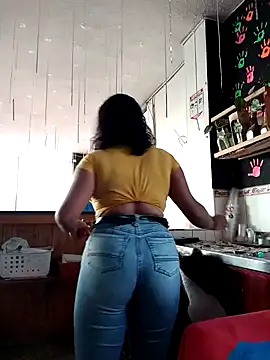 Snapshot of Princess_Lau chatting on January 2025 10:24:01 PM Princess Lau online show from January 2025 10:24:01 PM