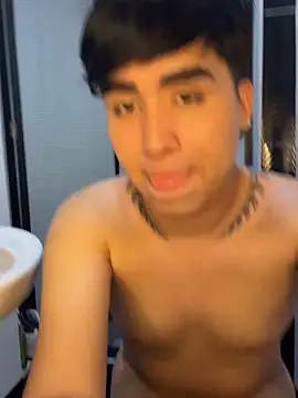 Snapshot of amon_kyle chatting on January 2025 04:28:02 AM amon kyle online show from January 2025 04:28:02 AM