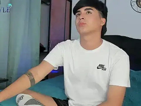 Snapshot of amon_kyle chatting on February 2025 01:57:01 AM amon kyle online show from February 2025 01:57:01 AM