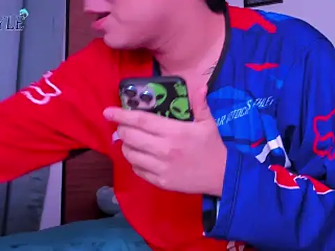 Snapshot of amon_kyle chatting on February 2025 04:25:01 AM amon kyle online show from February 2025 04:25:01 AM