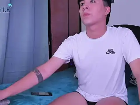 Snapshot of amon_kyle chatting on February 2025 07:05:02 PM amon kyle online show from February 2025 07:05:02 PM