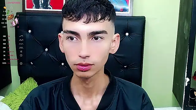 Snapshot of ttimy_x_boy chatting on January 2025 01:30:01 AM ttimy x boy online show from January 2025 01:30:01 AM