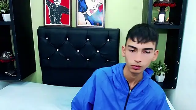 Snapshot of ttimy_x_boy chatting on February 2025 07:21:01 PM ttimy x boy online show from February 2025 07:21:01 PM