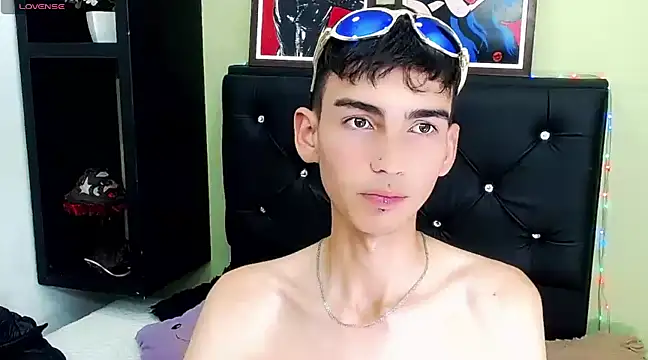 Snapshot of ttimy_x_boy chatting on February 2025 12:33:01 AM ttimy x boy online show from February 2025 12:33:01 AM