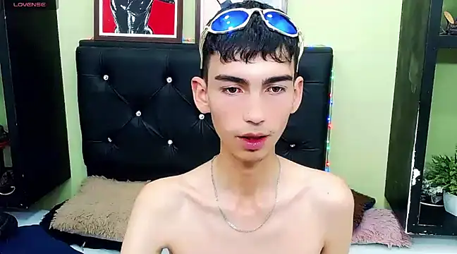 Snapshot of ttimy_x_boy chatting on February 2025 02:50:02 AM ttimy x boy online show from February 2025 02:50:02 AM