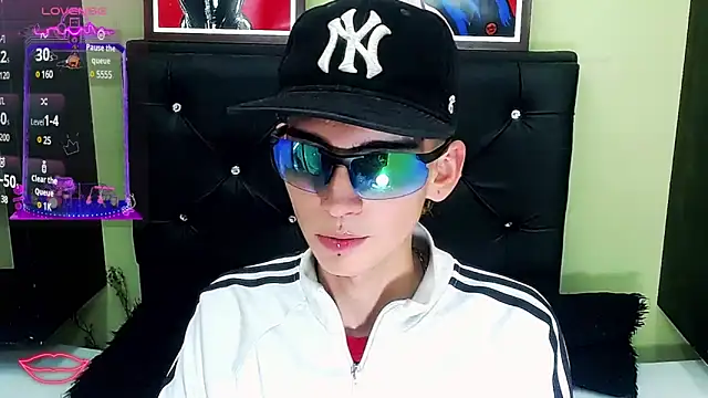 Snapshot of ttimy_x_boy chatting on March 2025 11:49:02 PM ttimy x boy online show from March 2025 11:49:02 PM