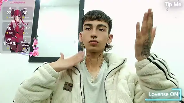 Snapshot of ttimy_x_boy chatting on October 2025 04:32:01 AM ttimy x boy online show from October 2025 04:32:01 AM