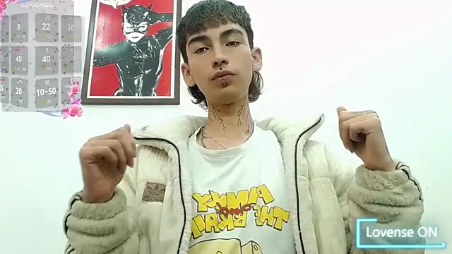 Snapshot of ttimy_x_boy chatting on October 2025 10:43:02 PM ttimy x boy online show from October 2025 10:43:02 PM