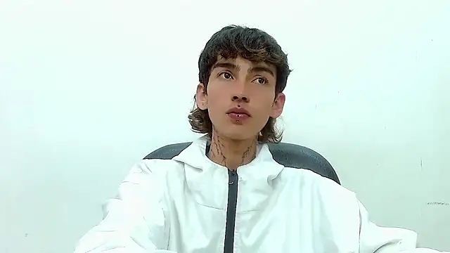 Snapshot of ttimy_x_boy chatting on November 2025 03:39:02 AM ttimy x boy online show from November 2025 03:39:02 AM