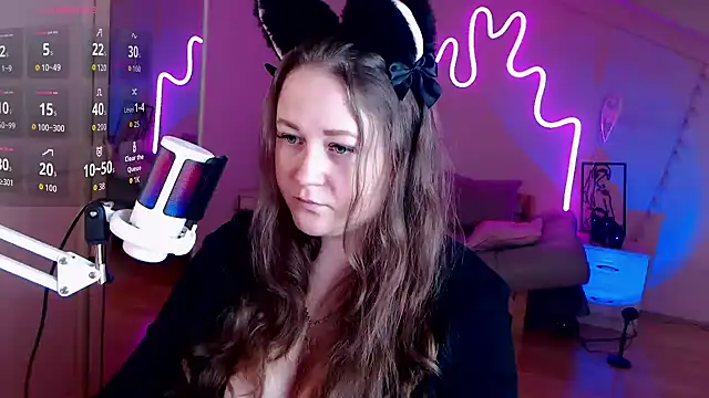 LizzyShine online show from September 2025 01:21:01 PM