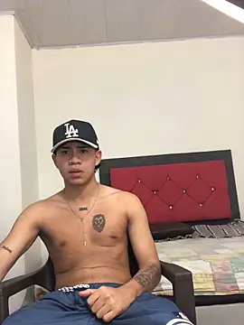 logannth online show from December 2025 05:05:01 AM