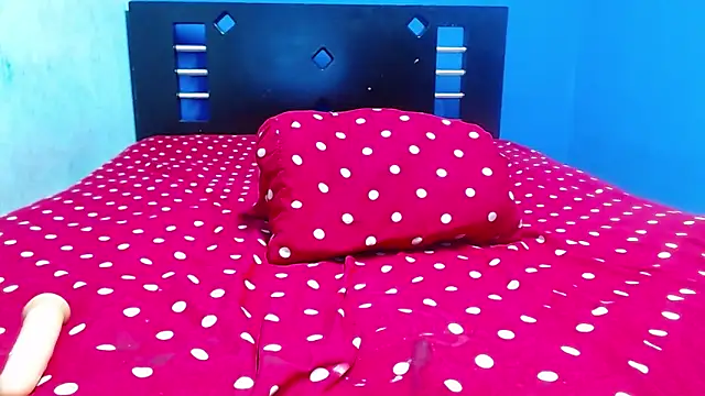 Snapshot of Juicy_pamela5 chatting on February 2025 12:06:02 AM Juicy pamela5 online show from February 2025 12:06:02 AM