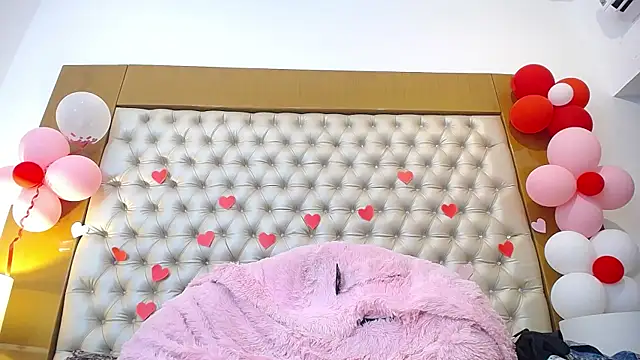 Snapshot of MegannMyerss chatting on February 2025 01:40:02 AM MegannMyerss online show from February 2025 01:40:02 AM