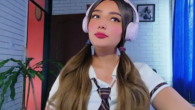 Afrodita Shalom online show from November 2025 07:46:02 PM