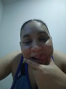 Snapshot of MirandaSoto chatting on July 2026 06:27:01 AM MirandaSoto online show from July 2026 06:27:01 AM