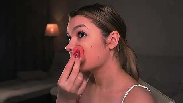 Snapshot of VeronaAppleberry chatting on March 2025 01:24:01 AM VeronaAppleberry online show from March 2025 01:24:01 AM