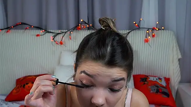 Snapshot of VeronaAppleberry chatting on October 2025 11:12:02 AM VeronaAppleberry online show from October 2025 11:12:02 AM