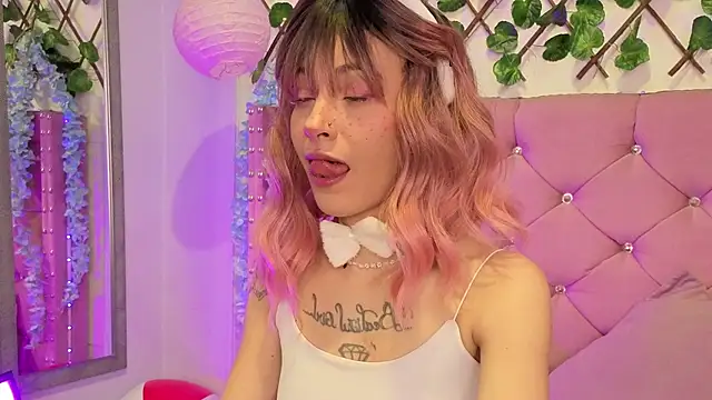 Snapshot of lauren_evans96 chatting on October 2025 03:43:02 AM lauren evans96 online show from October 2025 03:43:02 AM