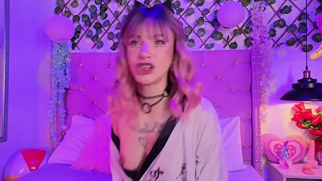 Snapshot of lauren_evans96 chatting on November 2025 01:27:01 AM lauren evans96 online show from November 2025 01:27:01 AM